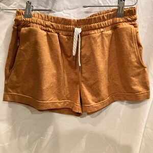 Vuori Shorts